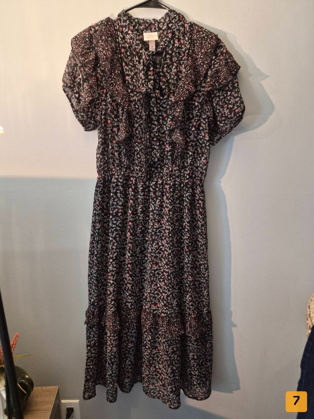 Knox Rose Floral Ruffle Dress Size M black with pink floral print
